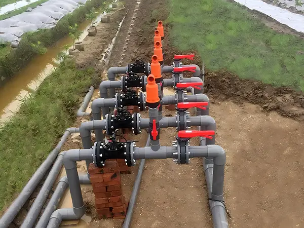 Many electromagnetic valves and vacuum relief valves are installed on the pipeline.